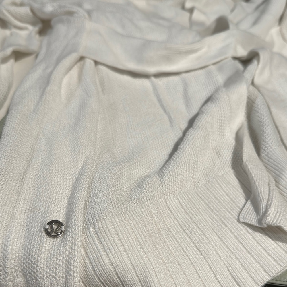 Lululemon Athletica White Women's Top - Picture 3 of 3